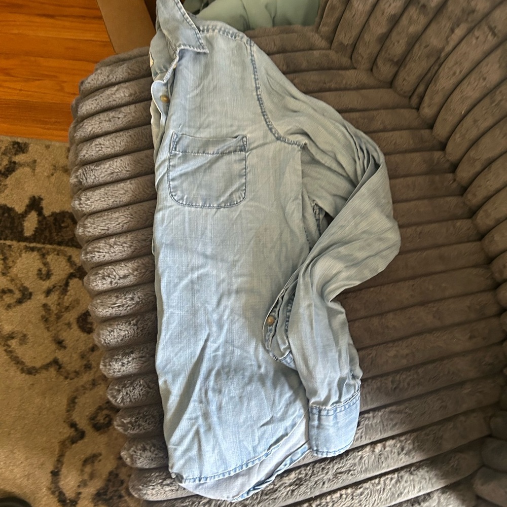 Light Blue AEO Button-Up Shirt - Picture 5 of 5